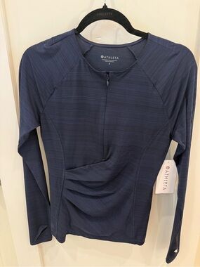 Athleta Pacifica Contoured zip top